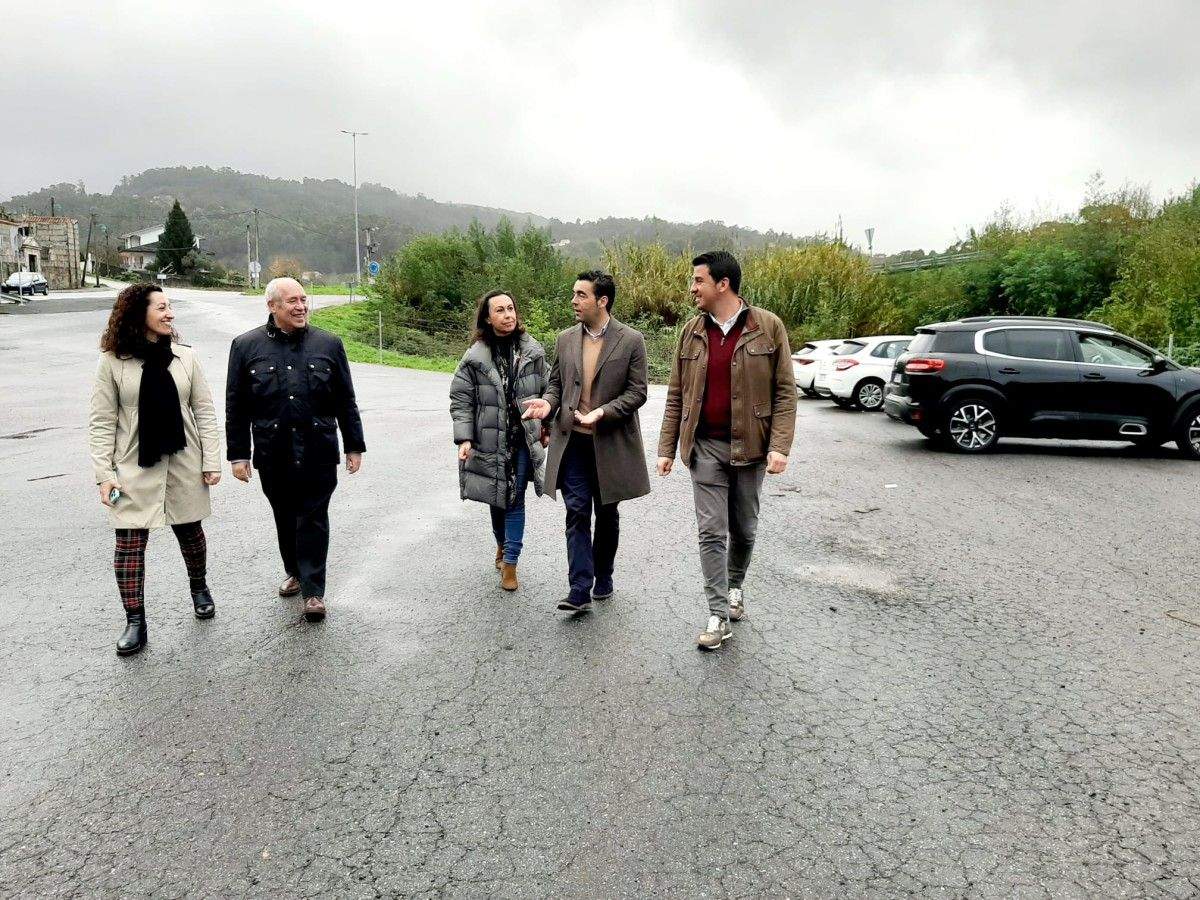 Terreos en Ameal onde se habilitarán 82 prazas de aparcamento gratuítas e ao aire libre 