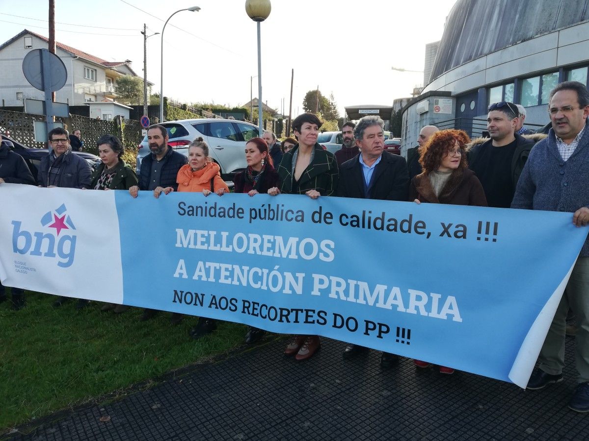 Protesta do BNG ante o Hospital Montecelo