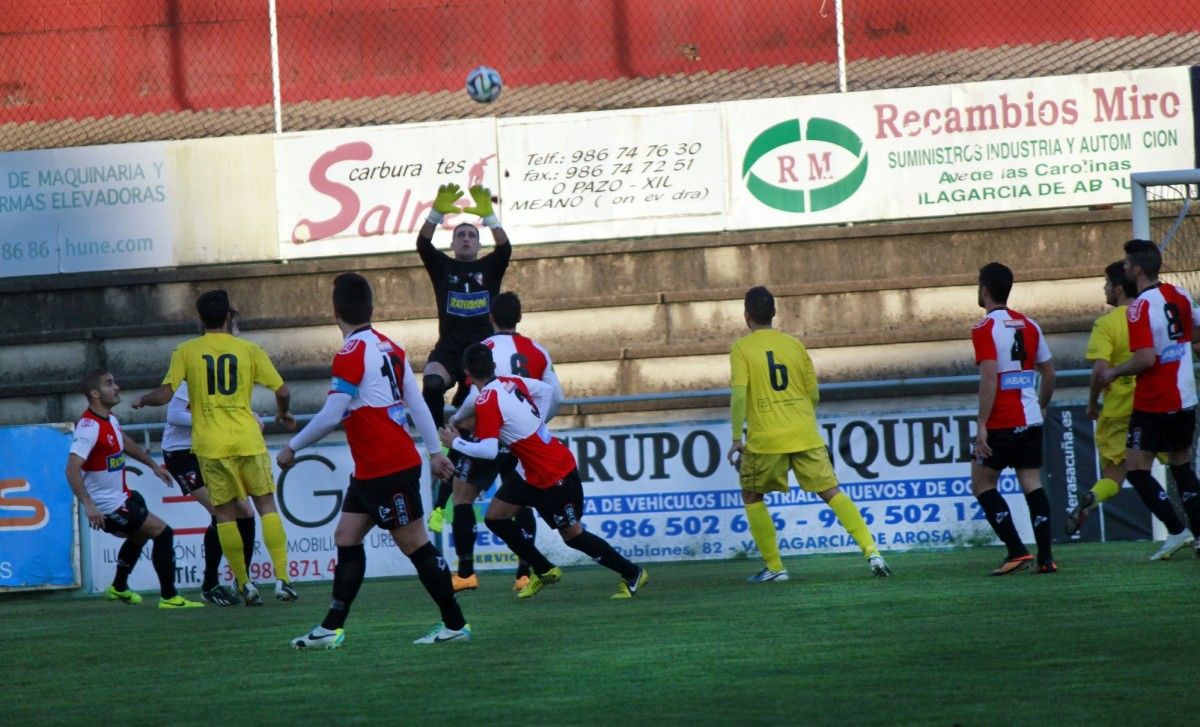 Partido entre Arosa e Xuventú Sanxenxo na Lomba