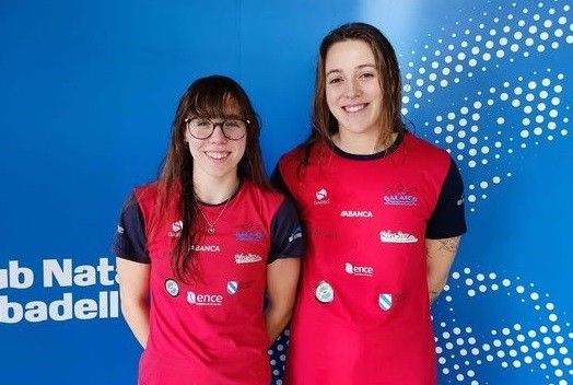 Alicia Bouzas e Antía García, nadadoras do CN Galaico que participaron no campionato de España de inverno