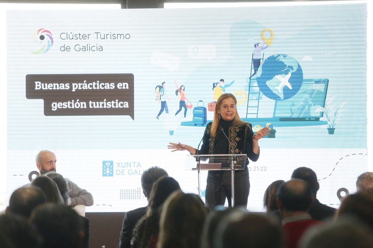 Carmela Silva abrió la jornada "Buenas prácticas en gestión turística" en el auditorio de Vilagarcía