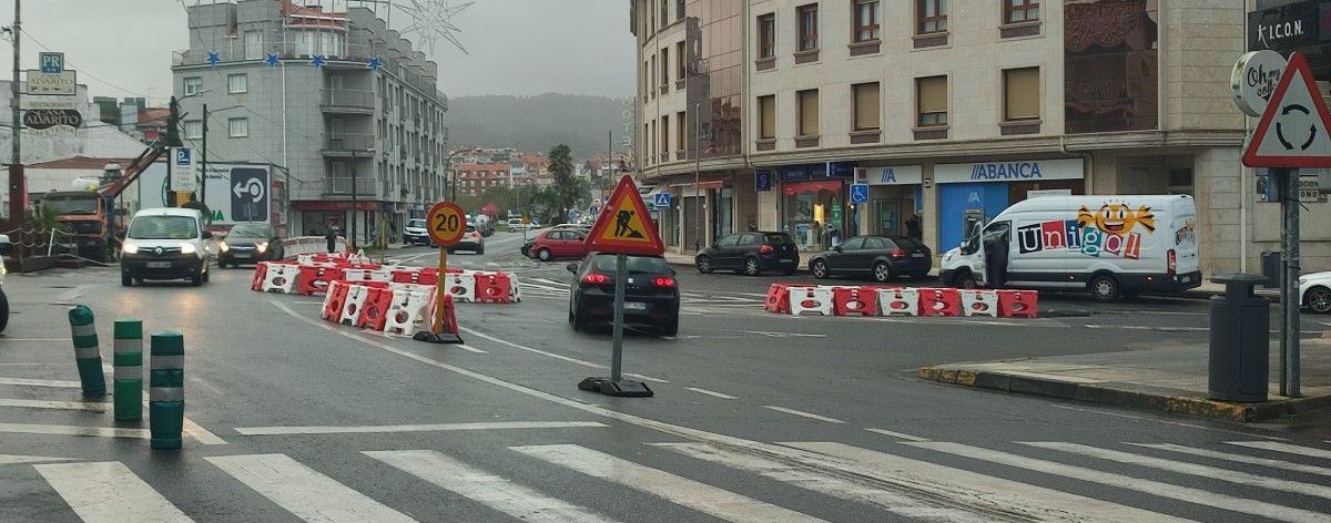 Rotonda temporal na PO-308, en Sanxenxo
