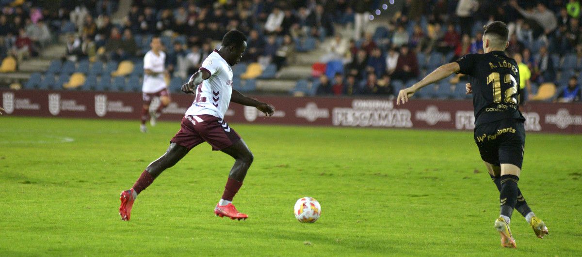 Partido de Copa do Rei entre Pontevedra e Tenerife en Pasarón