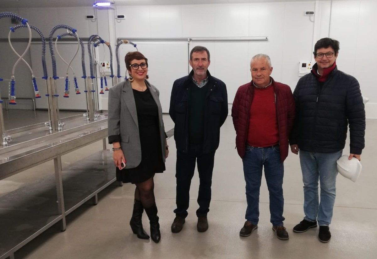 Abraldes visita as novas instalacións de Artesa Rías Baixas 