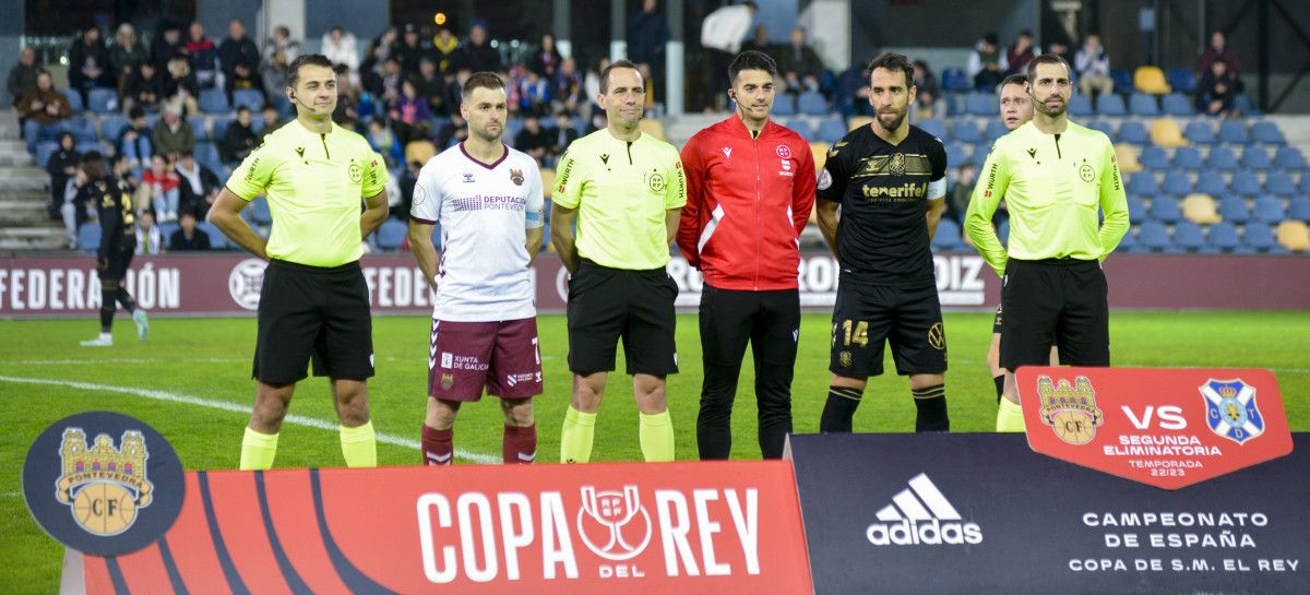 Partido entre Pontevedra CF e CD Tenerife en Pasarón da segunda rolda da Copa do Rei