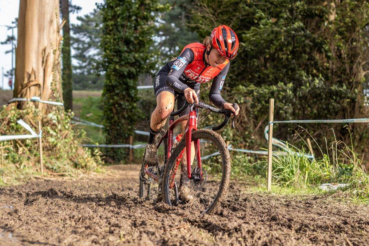 Laura Mira na última cita da Copa Galicia de Ciclocrós 2022 en Culleredo
