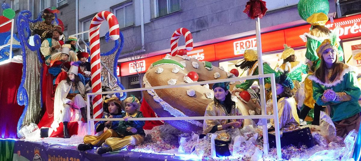 Cabalgata de los Reyes Magos por las calles de Pontevedra 2023