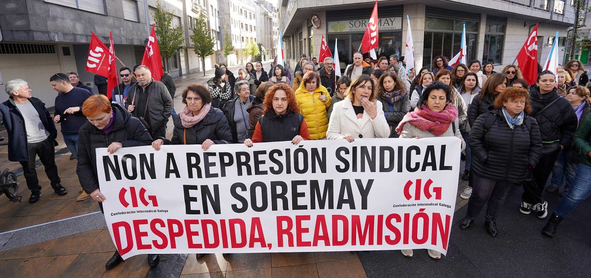 Concentración de la CIG a las puertas de la residencia de Soremay para exigir la readmisión de una trabajadora despedida