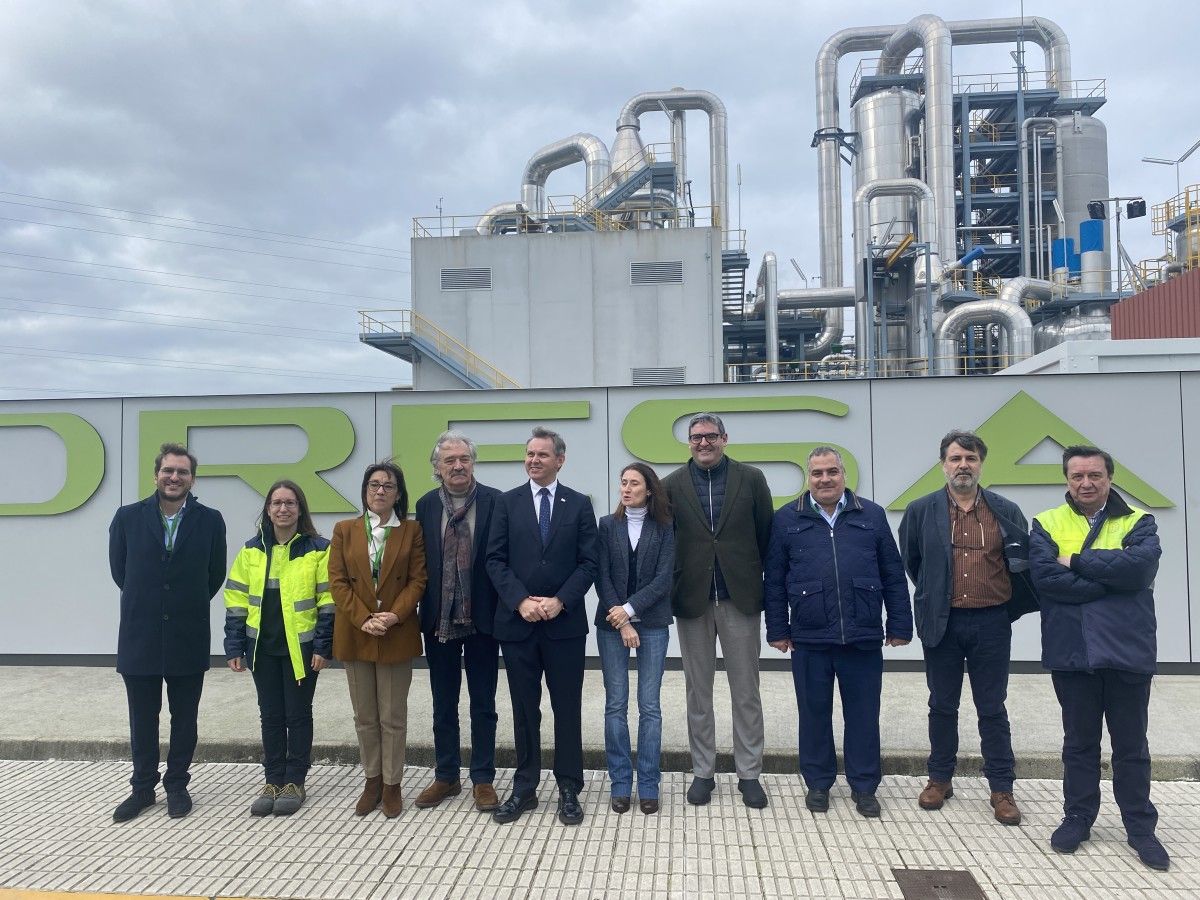Visita do delegado do Goberno, José Miñones, á fábrica de Foresa en Caldas