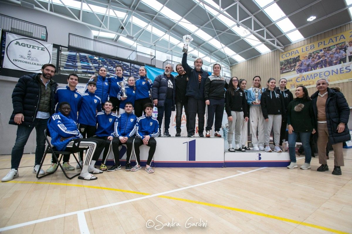 Podio del campeonato gallego de taekwondo celebrado en A Raña
