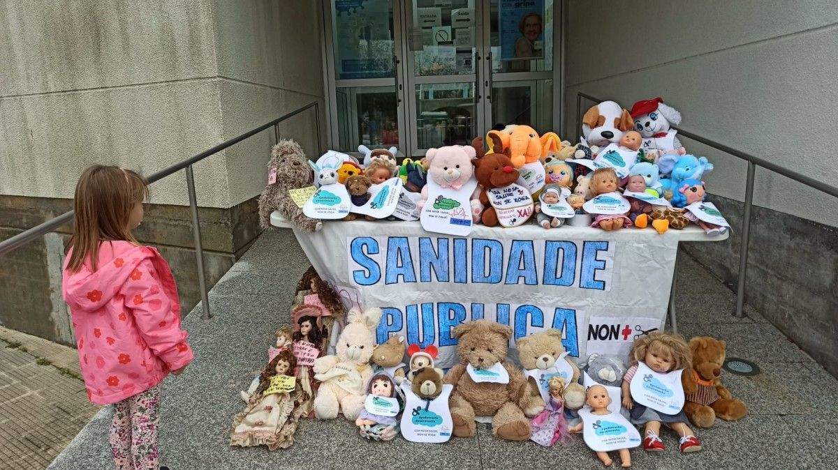 Protesta ante un centro de salud de Sanxenxo