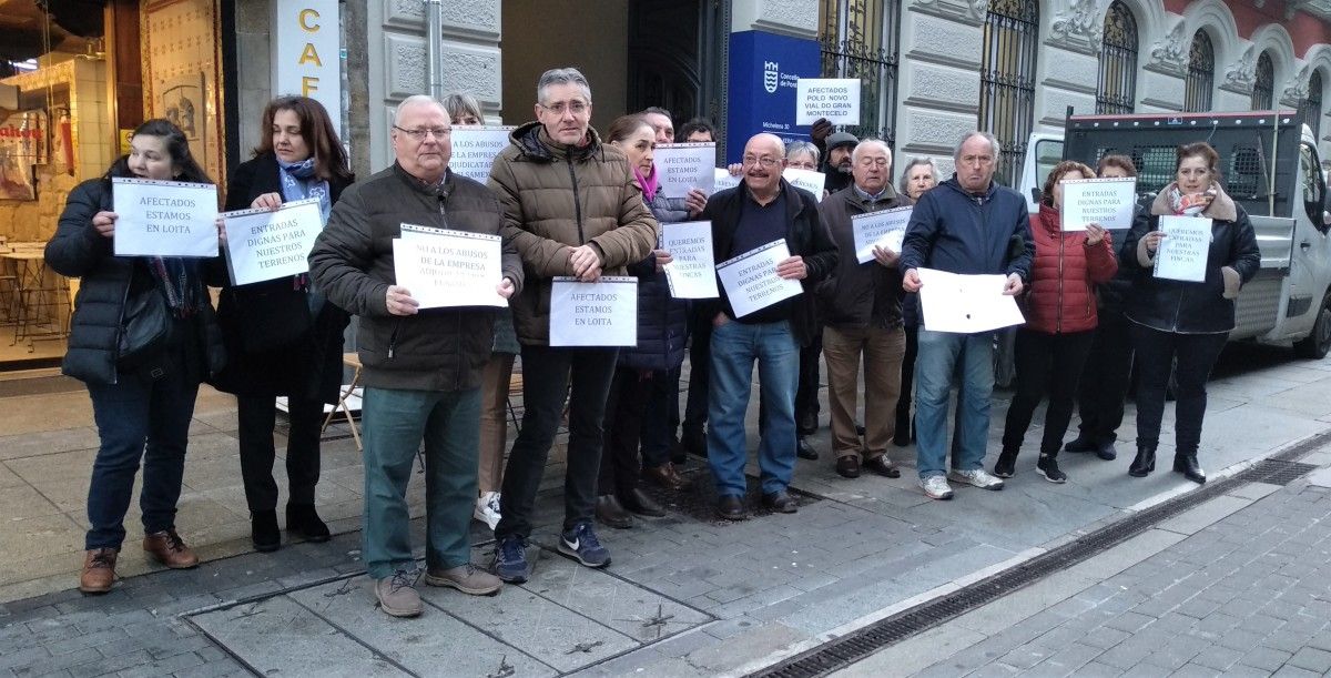 Vecinos afectados por el nuevo vial de Montecelo presentan un escrito en el Concello de Pontevedra