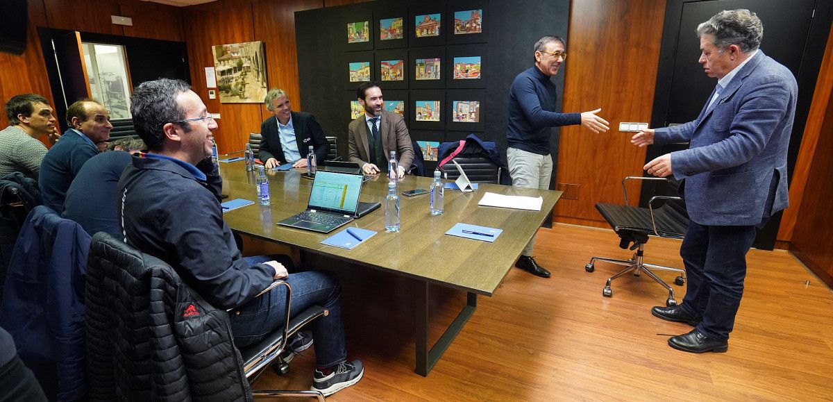Primeira reunión do comité organizador da final das World Series de triatlón que se celebrarán en Pontevedra