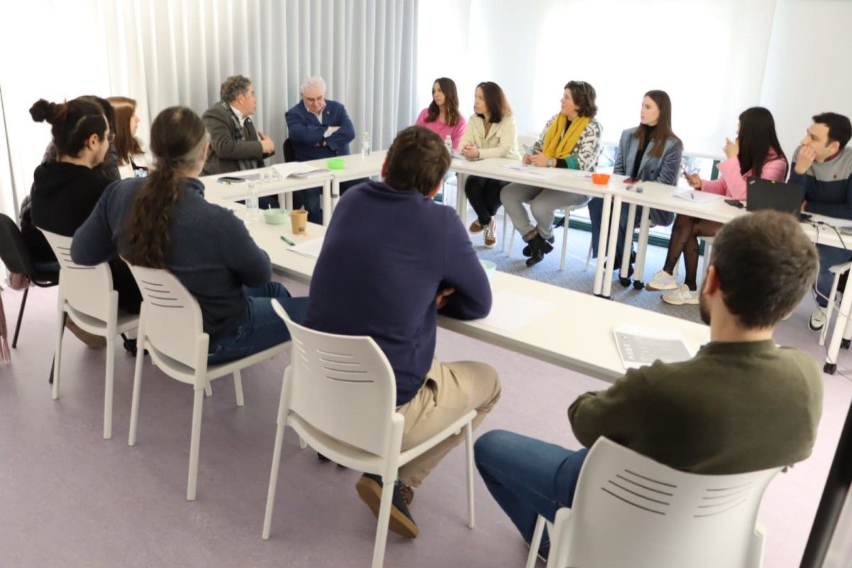 Reunión entre Lores y Pont-Up Store