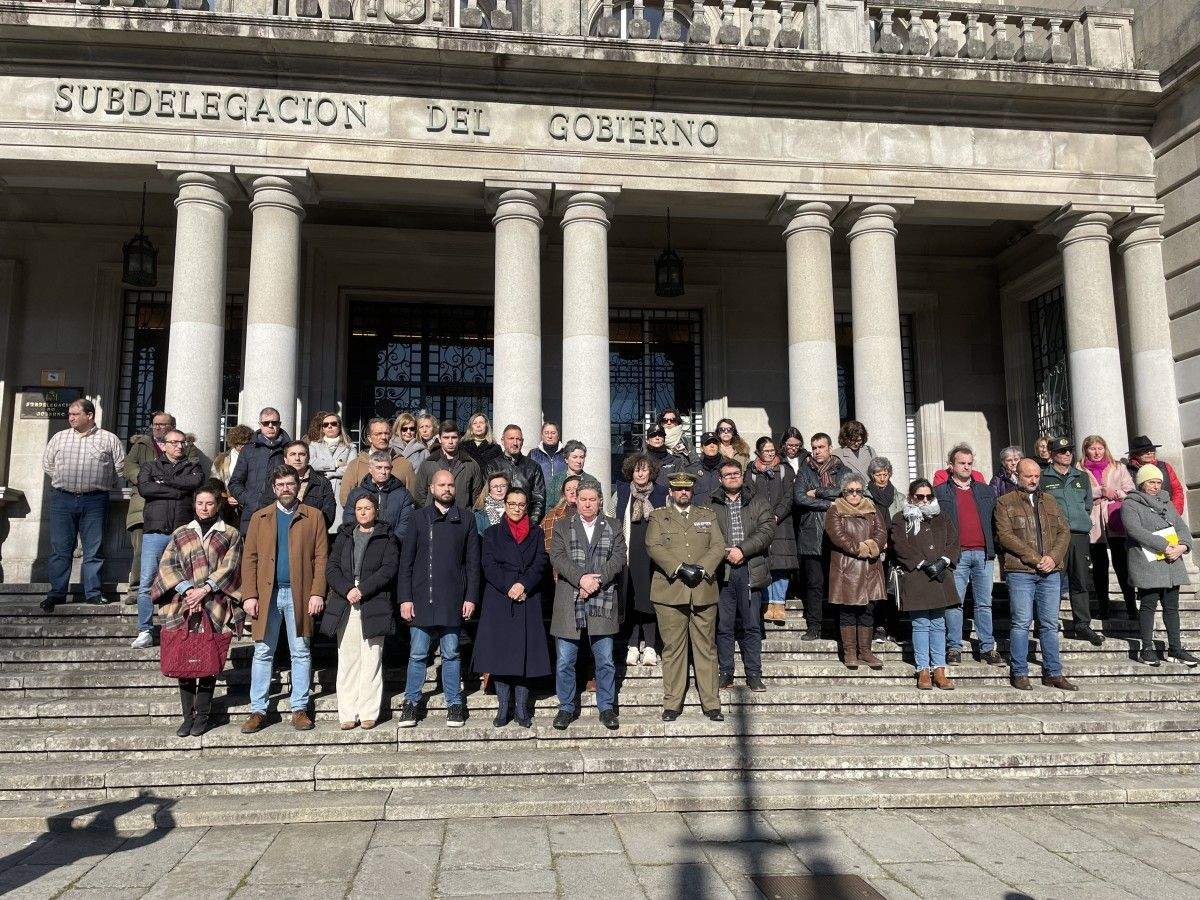Concentración na Subdelegación do Goberno pola víctima de violencia de xénero de Baiona