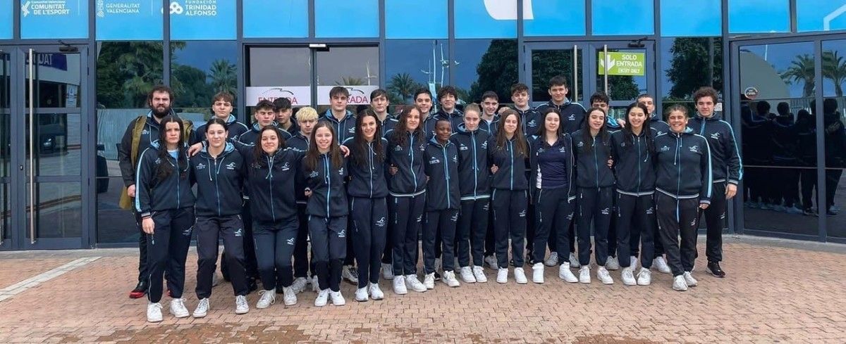 Selección galega de natación de categoría infantil e júnior que participou no campionato de España de federacións autonómicas