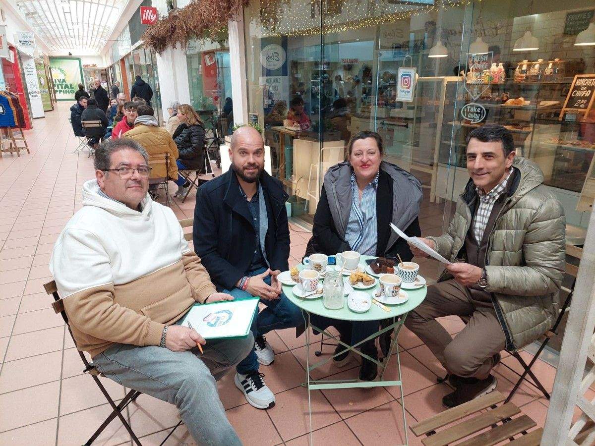 Reunión de los concejales con la asociación de comerciantes de las Galerías Oliva 