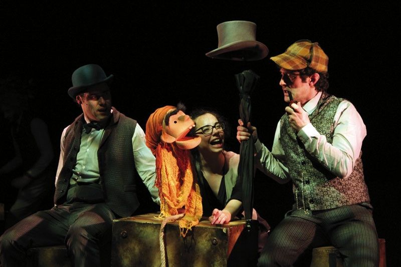 Escena de "La vuelta al mundo", de Gorakada Teatro