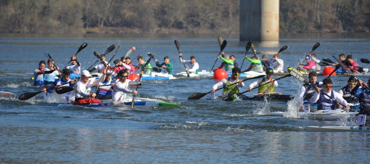 Campeonato gallego de barcos de equipo sobre la distancia de 3.000 metros celebrado en Cenlle