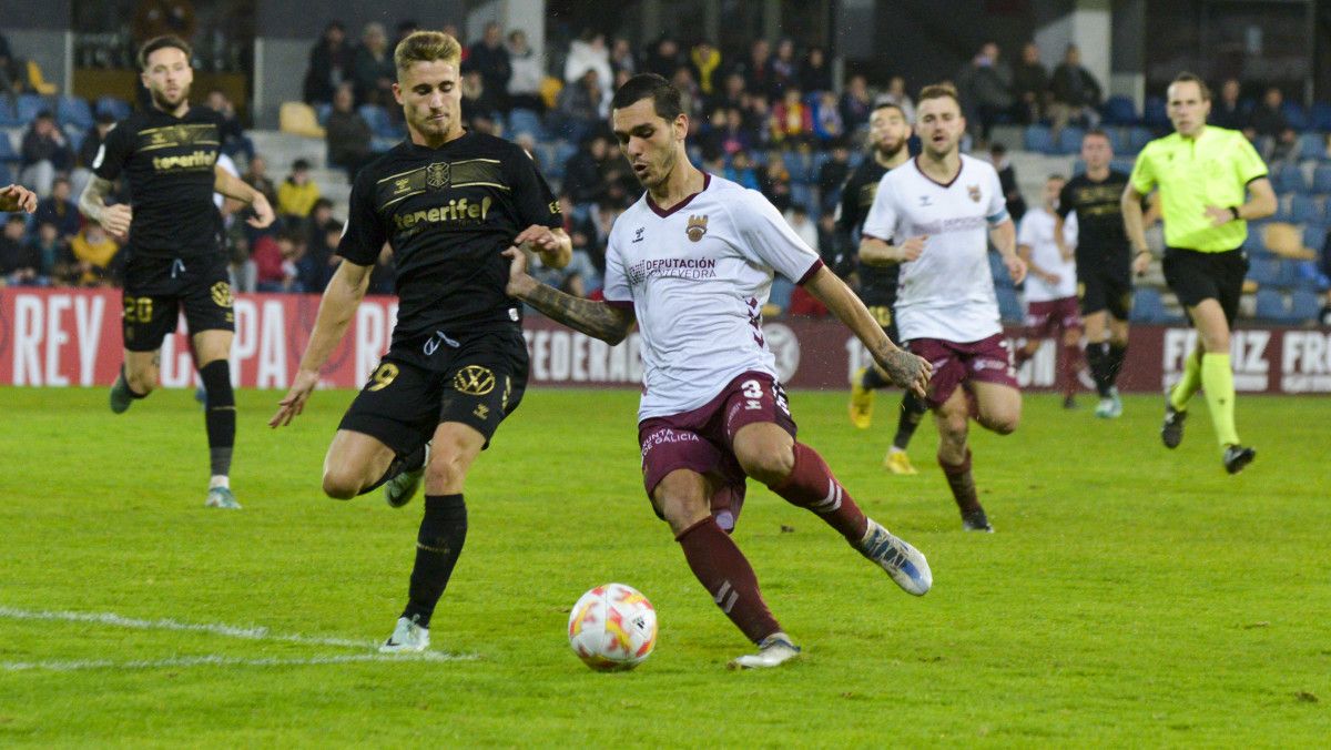 Partido entre Pontevedra CF e CD Tenerife en Pasarón da segunda rolda da Copa do Rei