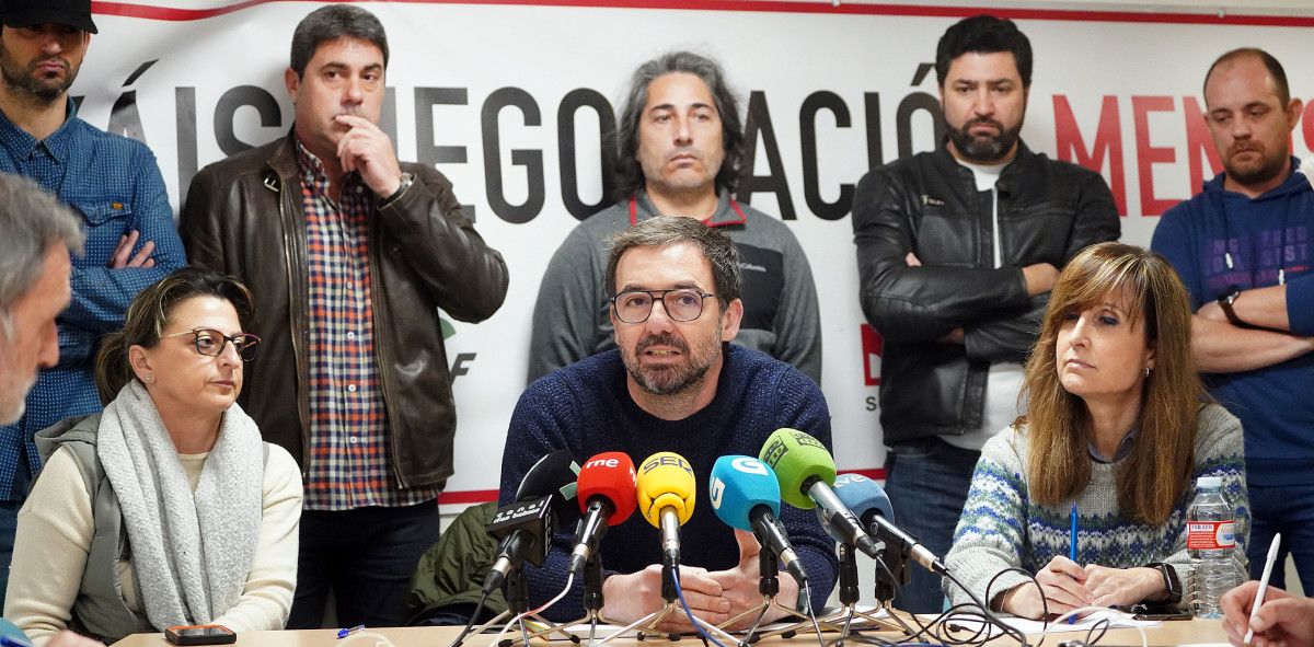 Héctor Santaló e o resto de integrantes da Xunta de Persoal do Concello de Pontevedra