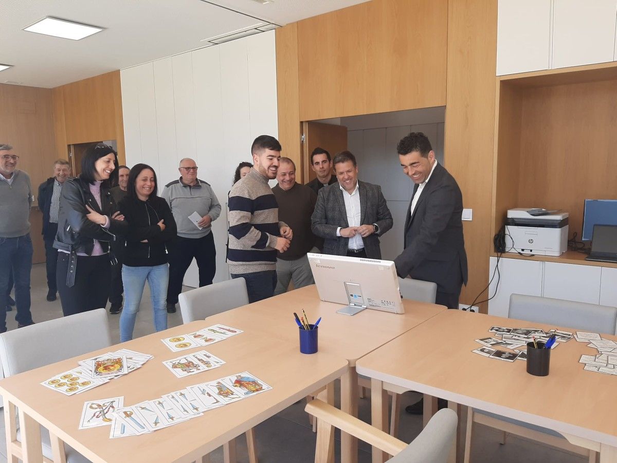 Luis López, delegado territorial da Xunta, no novo centro de estancia de Campo Lameiro