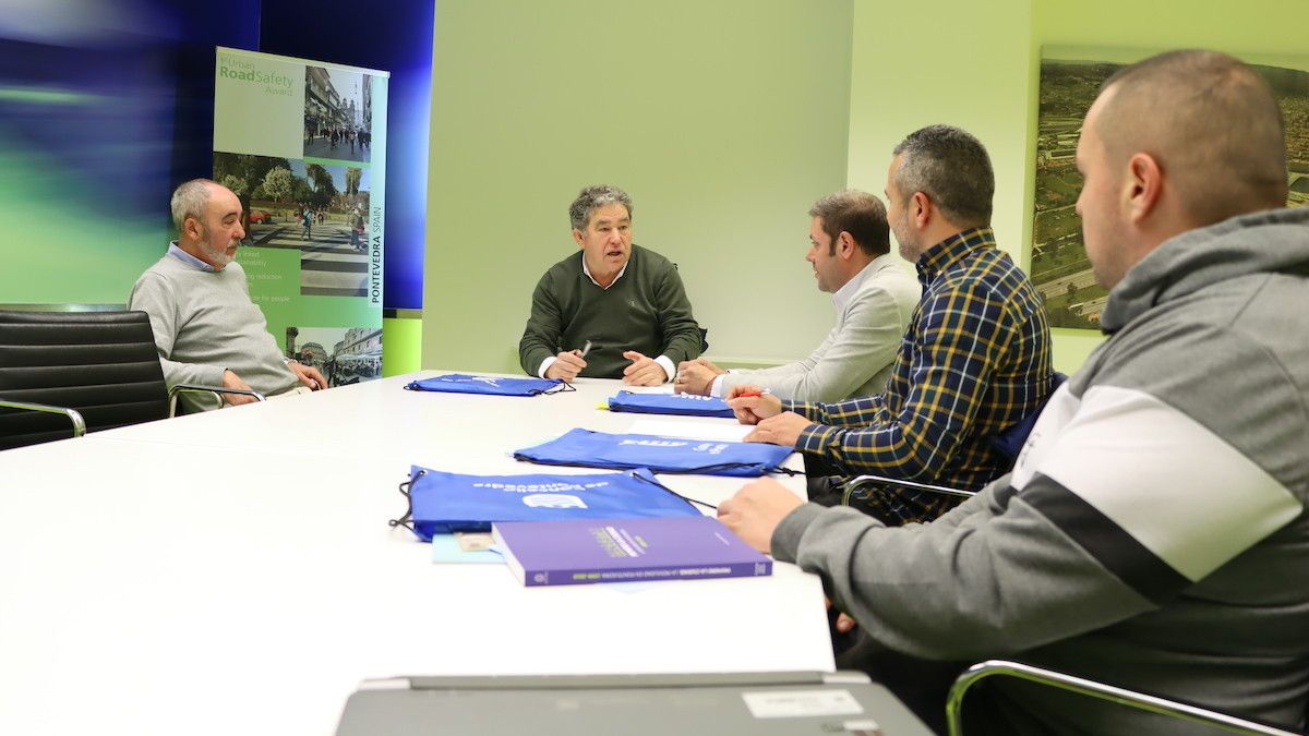 Concejales de Ponferrada se reúnen con el alcalde de Pontevedra, Miguel Anxo Fernández Lores
