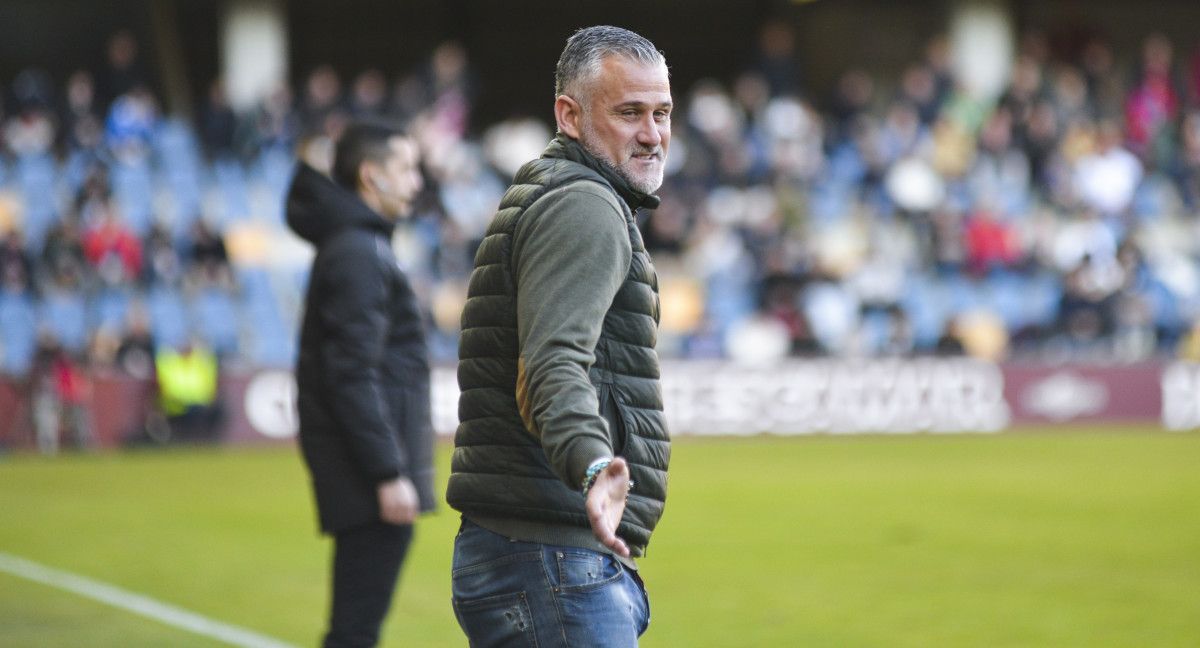 Partido de Primera RFEF entre Pontevedra CF e Real Madrid Castilla en Pasarón