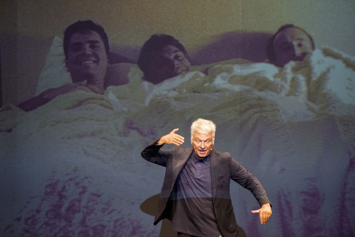 Carles Sans en una obra de teatro