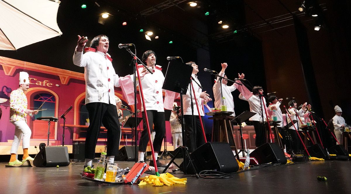 'Os do Val do Lérez' na final do concurso de Murgas de Pontevedra