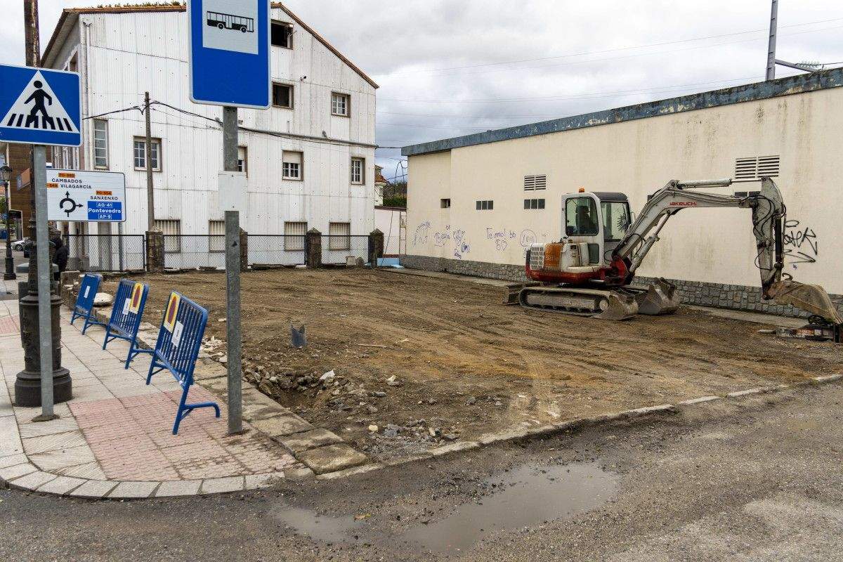 Zona onde se creará unha parada de bus e prazas de aparcamento en Vilalonga