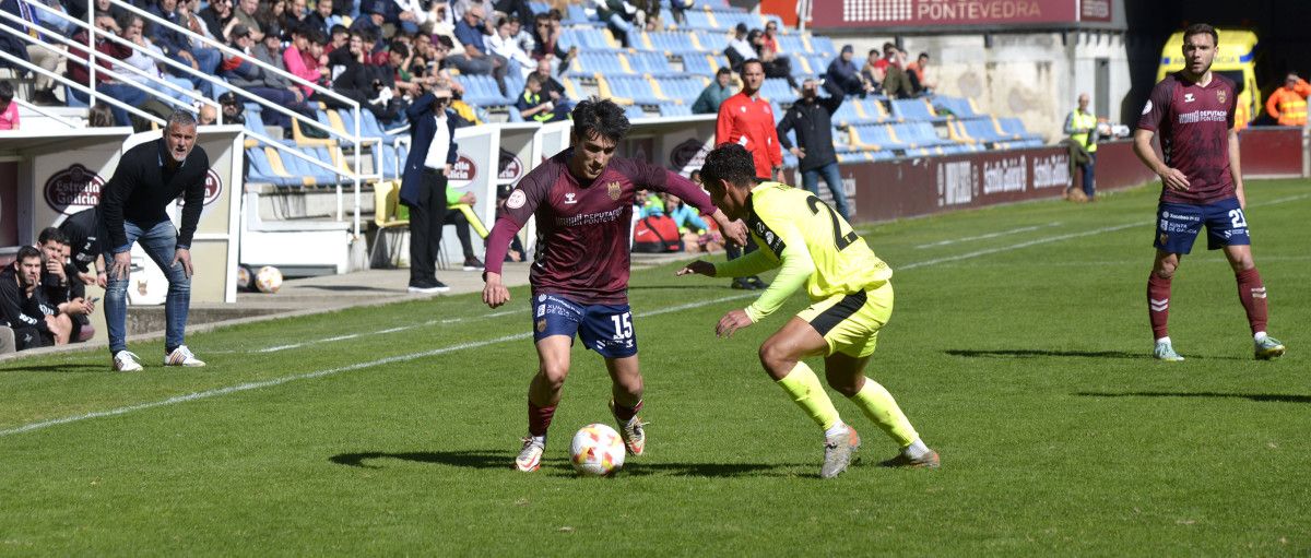 Partido entre Pontevedra e Ceuta en Pasarón