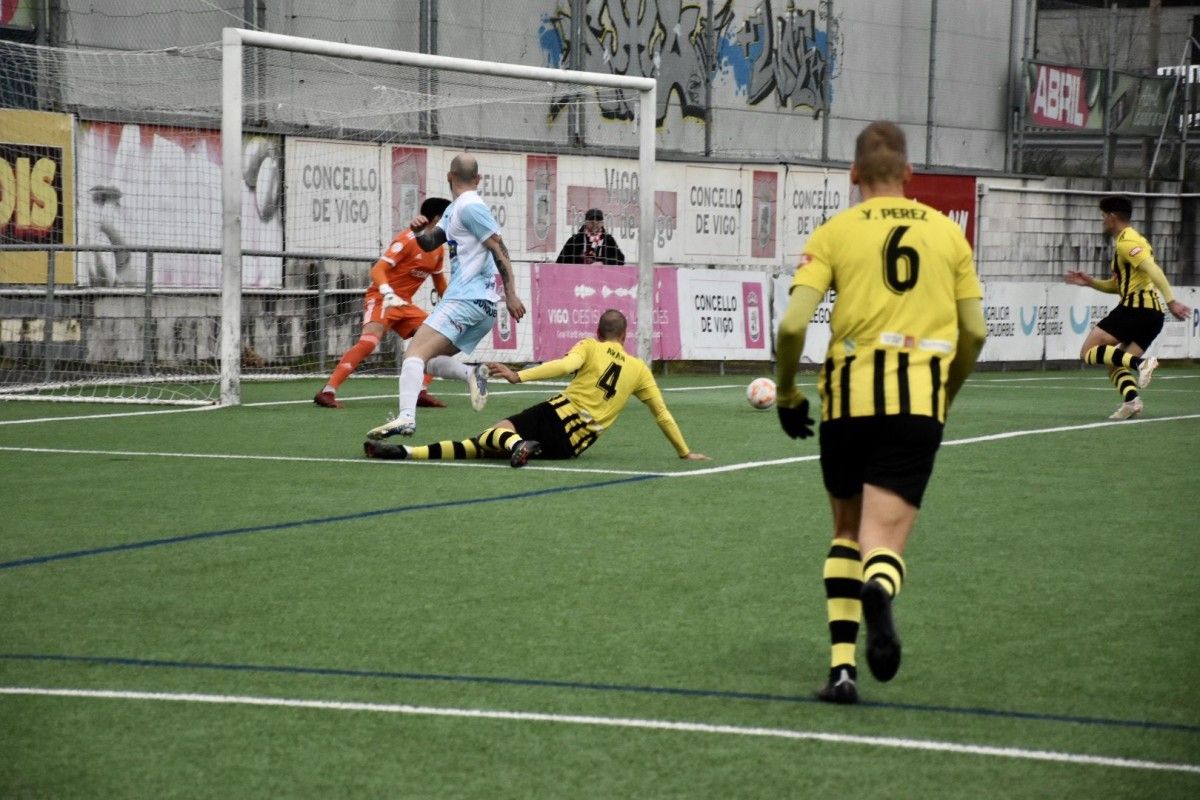 Partido entre Rápido de Bouzas e Arosa