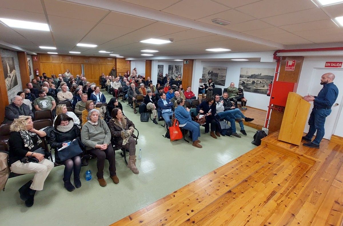 Asamblea extraordinaria de la Agrupación Socialista de Pontevedra