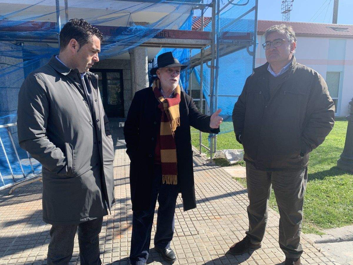 Luis López en su visita al albergue de peregrinos Virxe Peregrina