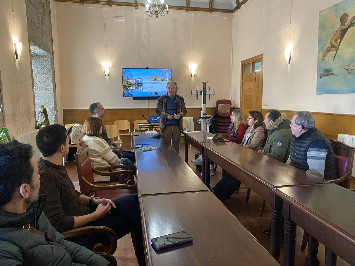 Reunión para elaborar o Plan de Sustentabilidade Turística en Destino