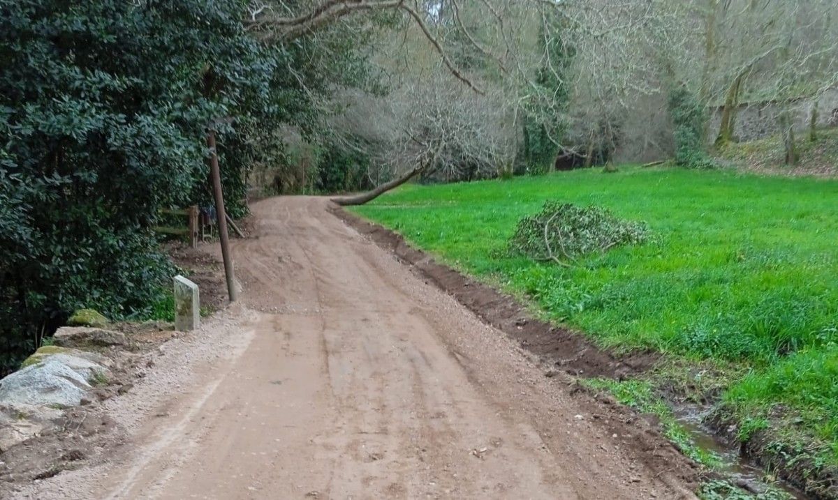 Traballos de acondicionamento da Ruta da Pedra e da Auga