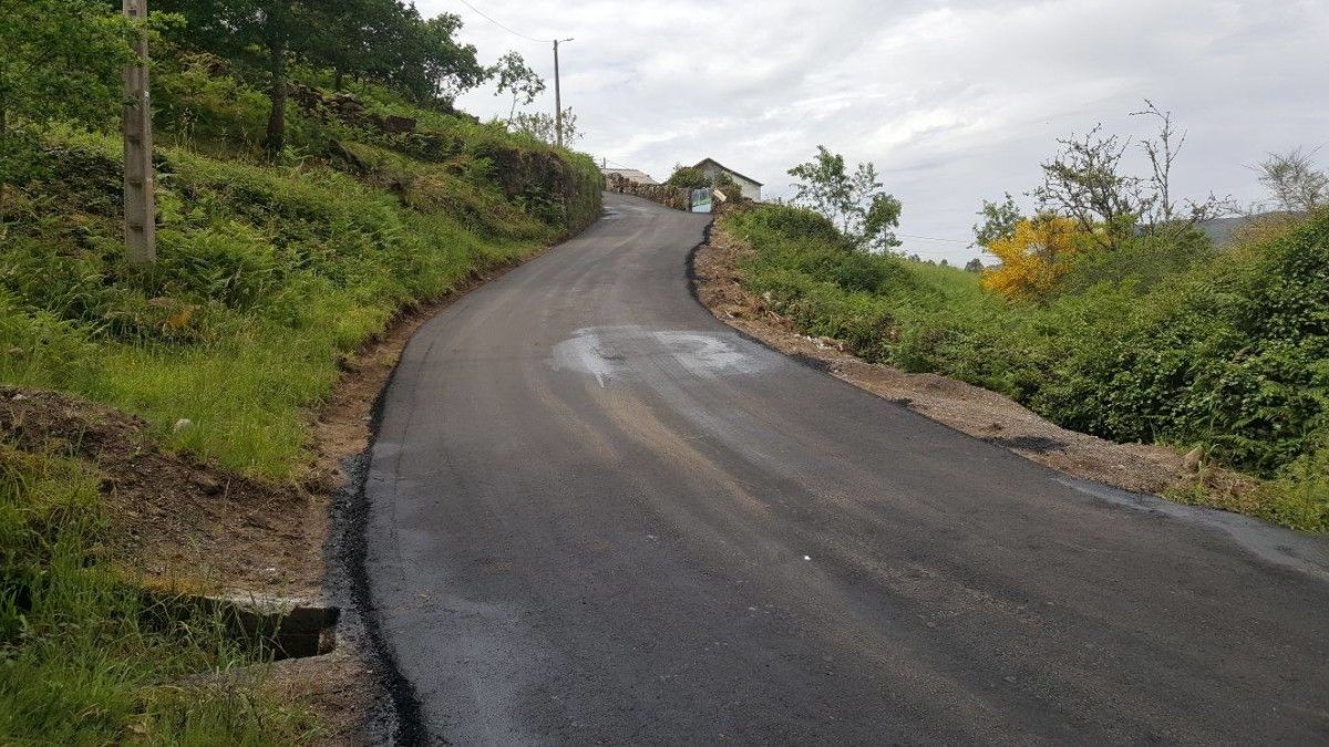 Pavimentación dunha vía en Cerdedo-Cotobade