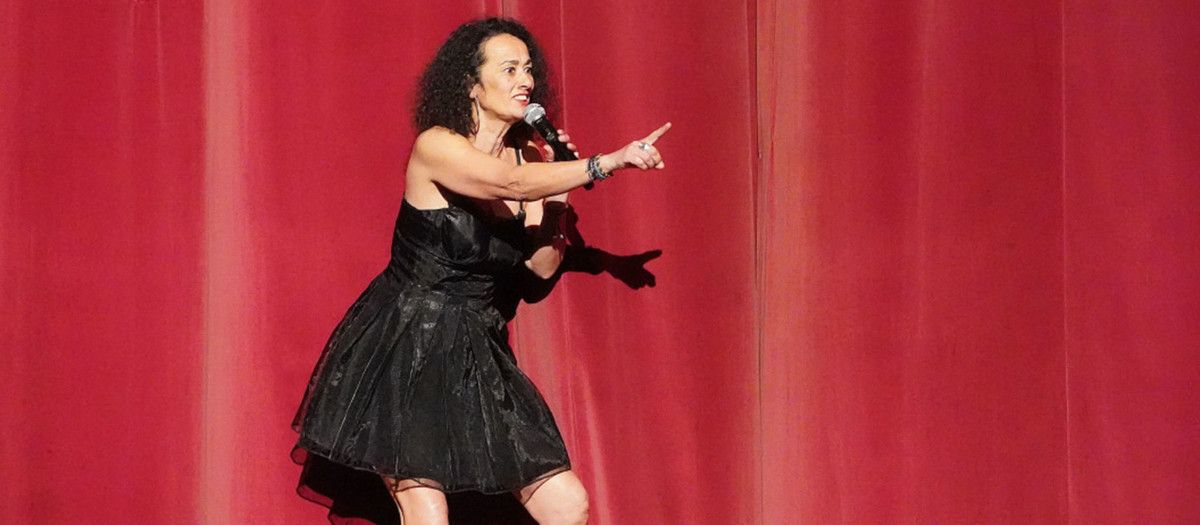María Carrera presentando o concurso de murgas de Pontevedra