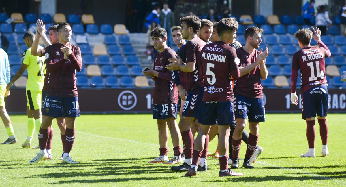 Partido de Primera RFEF entre Pontevedra CF e AD Ceuta en Pasarón