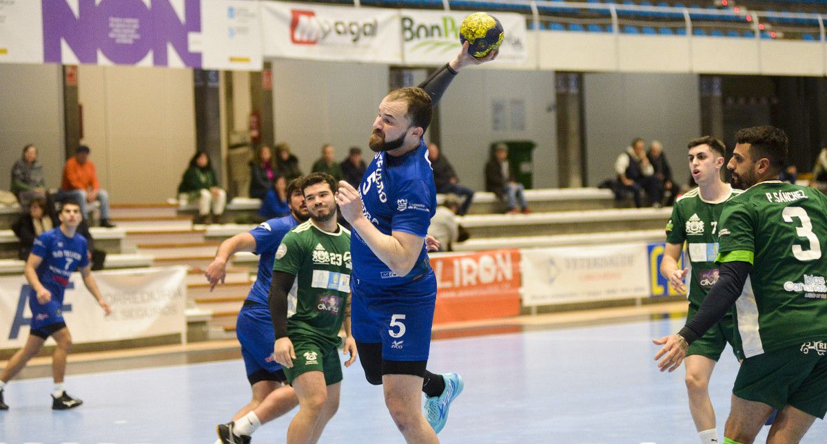 Partido entre Teucro e Ingenio no Pavillón Municipal