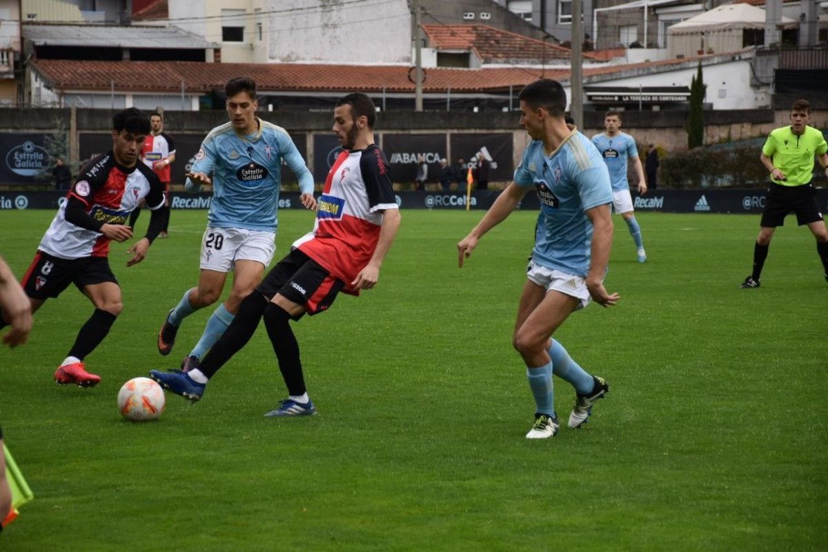 Partido entre Celta C e Arosa en Barreiro