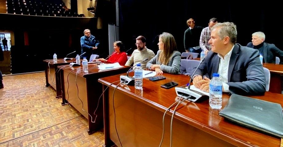 Rafa Domínguez, portavoz municipal do PP, antes do inicio dun pleno municipal