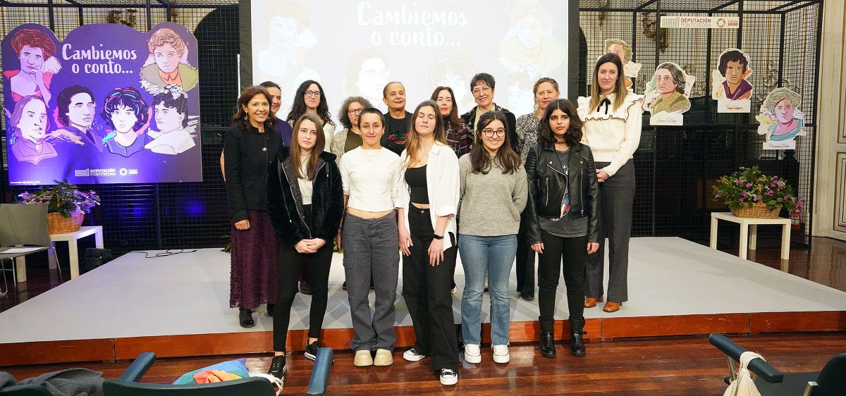 Entrega de premios del concurso "Cambiemos o conto" en la Deputación de Pontevedra