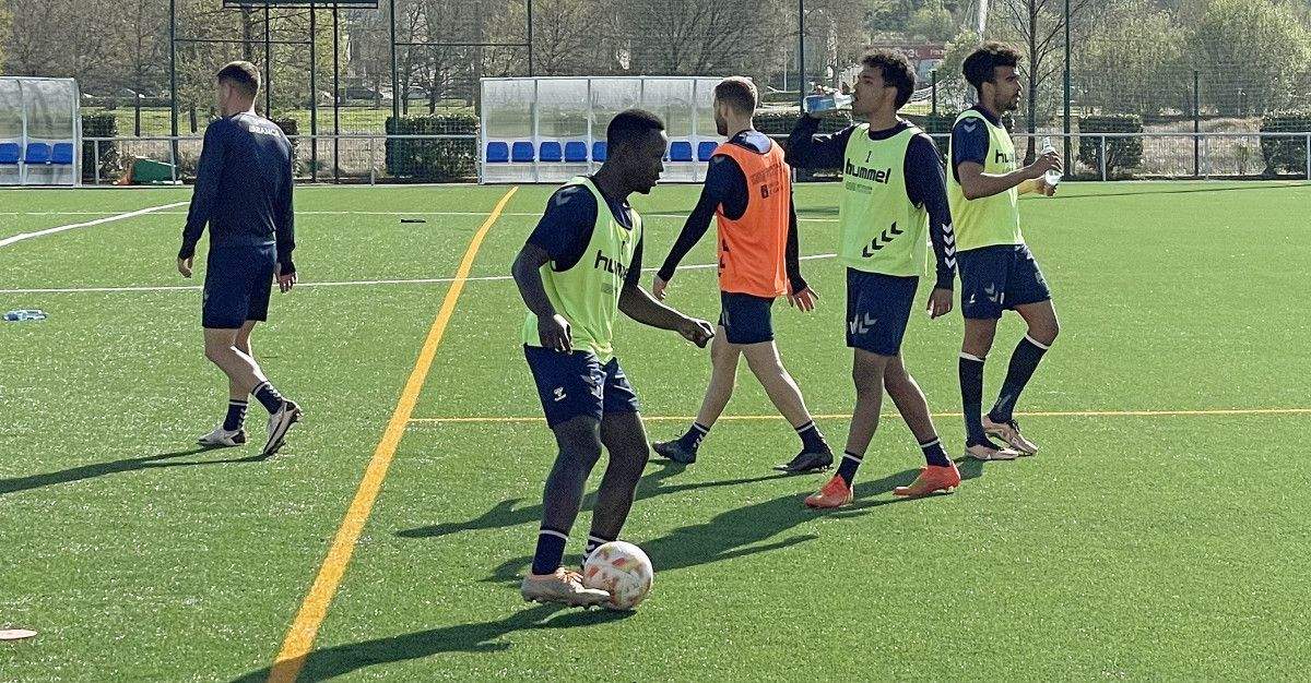 Libasse Gueye volve aos adestramentos do Pontevedra despois de dous meses desaparecido