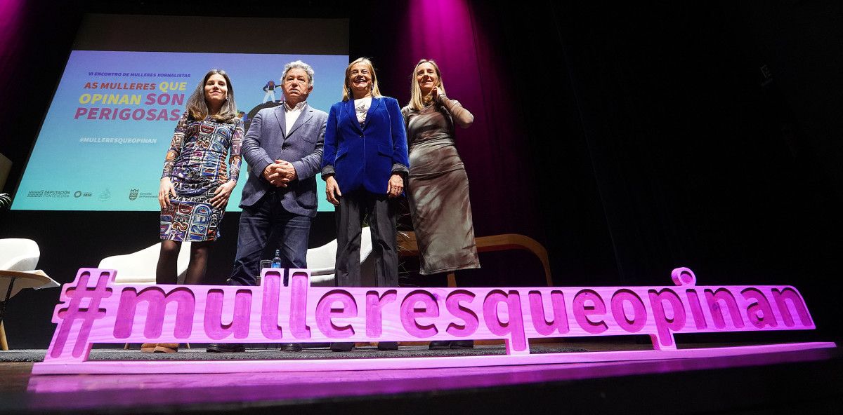 Diana Varela, Miguel Fernández Lores, Susana Pedreira e Carmela Silva na apertura do encontro 'As mulleres que opinan son perigosas'