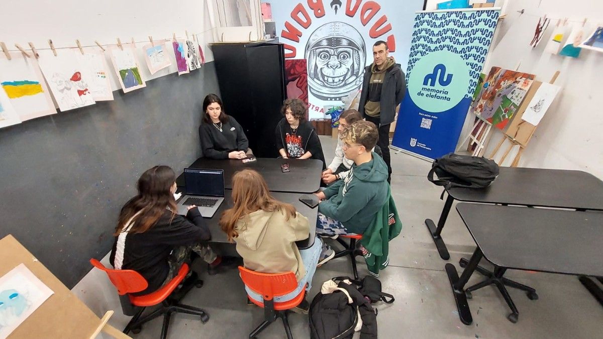Estudiantes en Bonobo participan en Memoria de Elefanta