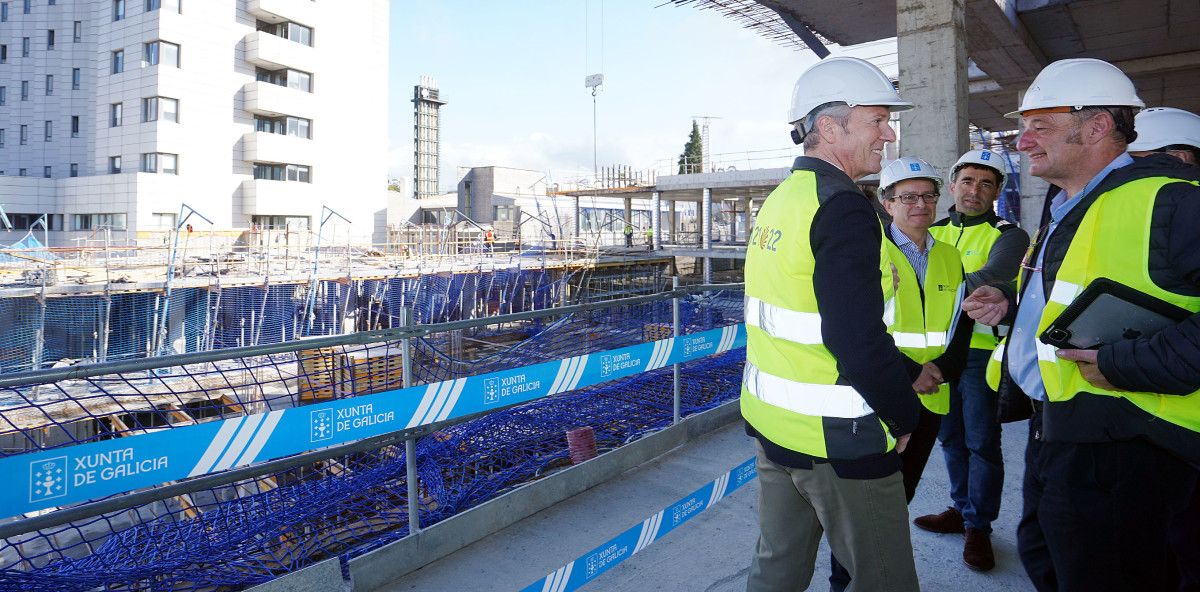 Visita de Alfonso Rueda a las obras de ampliación de Montecelo