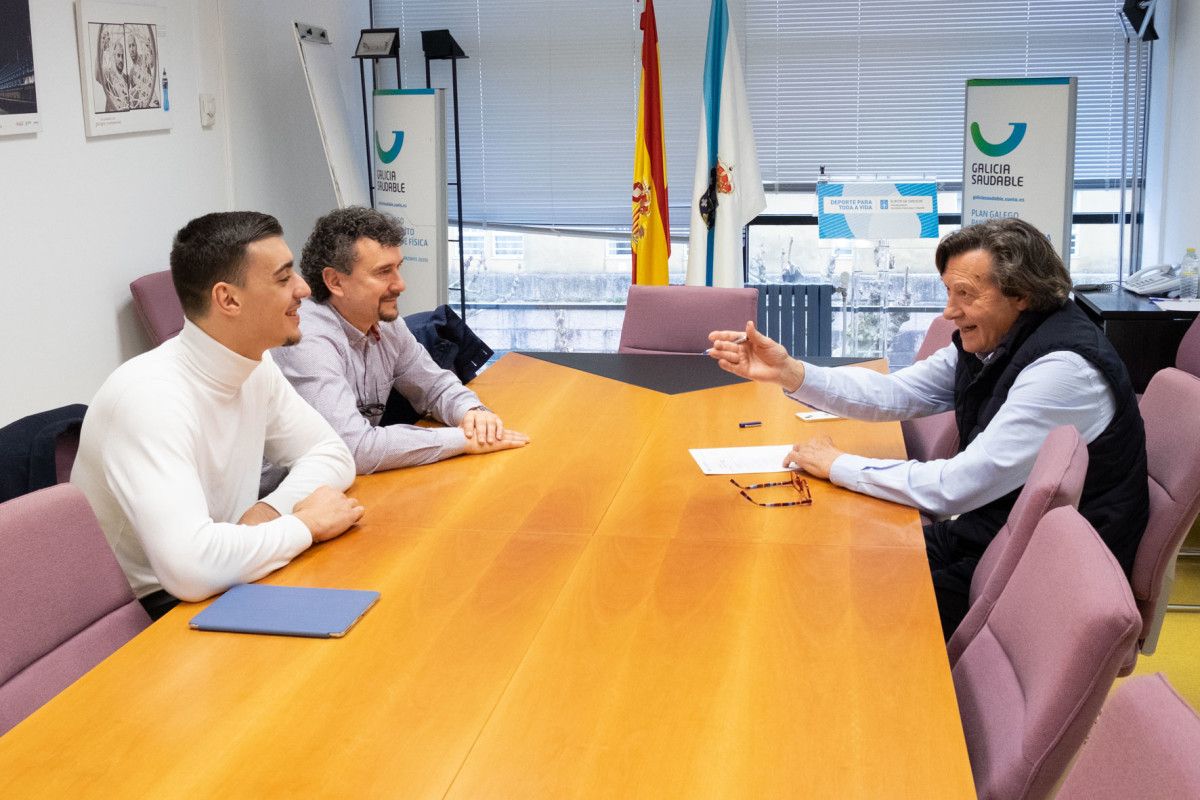 Iván García, recibido en Santiago por el secretario xeral para o deporte, José Ramón Lete Lasa