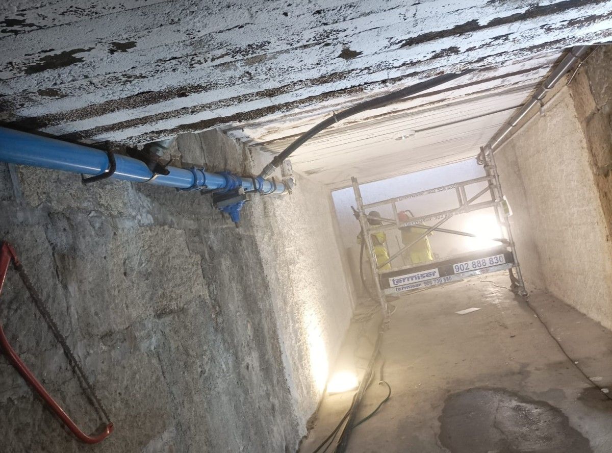 Acometen obras de conservación no paso inferior peonil da PO-308 en Combarro